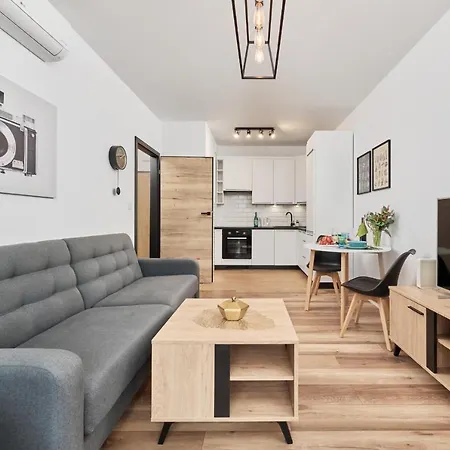 Apartment Stylish With Balcony By Renters Wroclaw